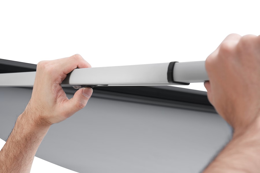 Thule Outland Awning nadstrešnica od 1,90 m s kutijom za namotavanje crne boje